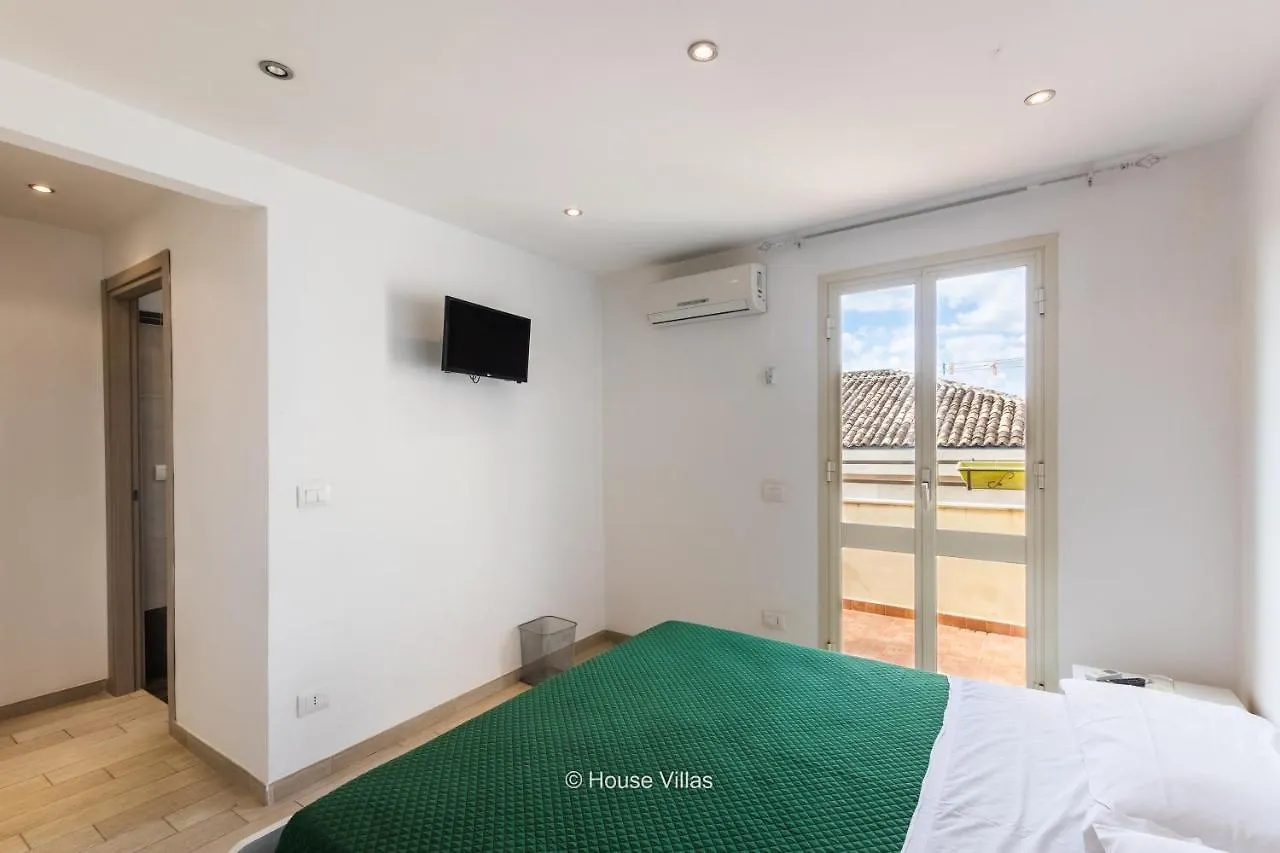 Apartment House&Villas - La Maison Du Lion Rouge Noto